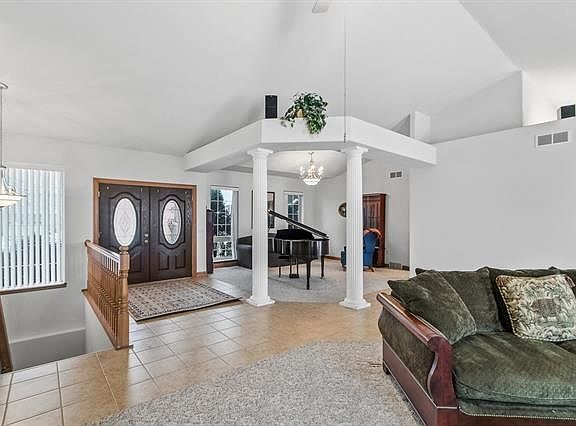 3rd image of 2026 Stonehaven Dr