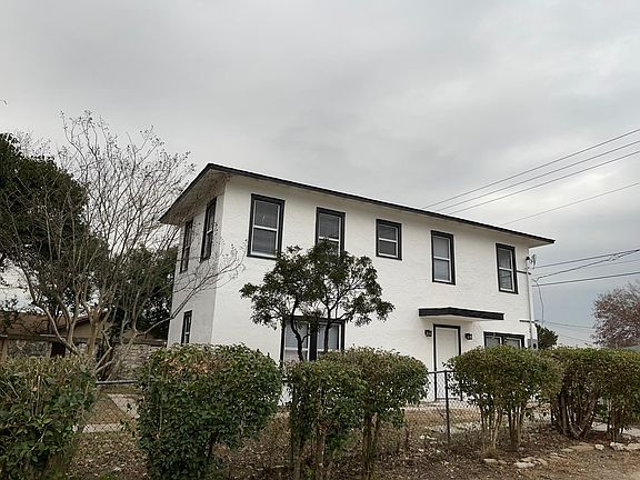 2nd image of 2812 Sunset Dr