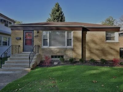 144 E Quincy St, Riverside, IL, 60546