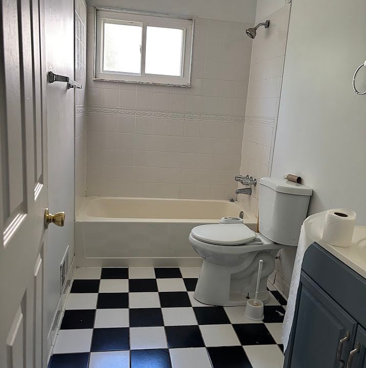 1st image of 646 E Hudson Ave