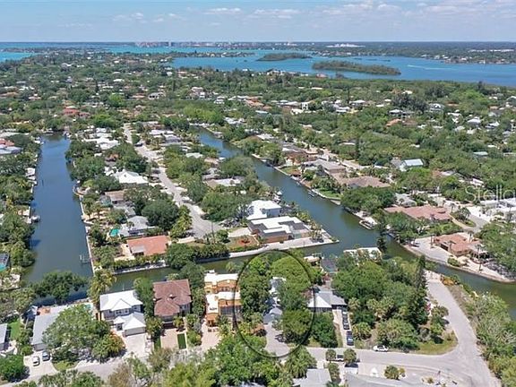 2nd image of 685 Avenida De Mayo