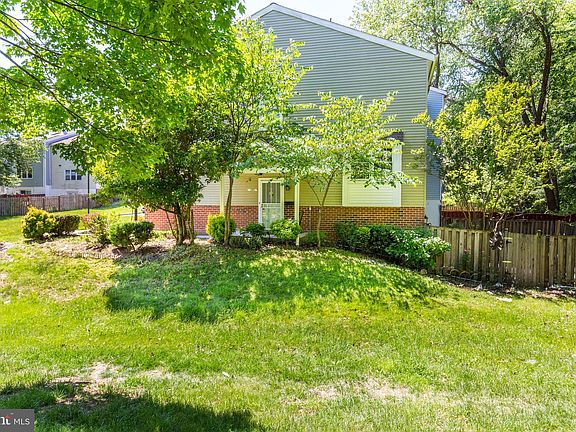 3rd image of 201 Castleton Pl