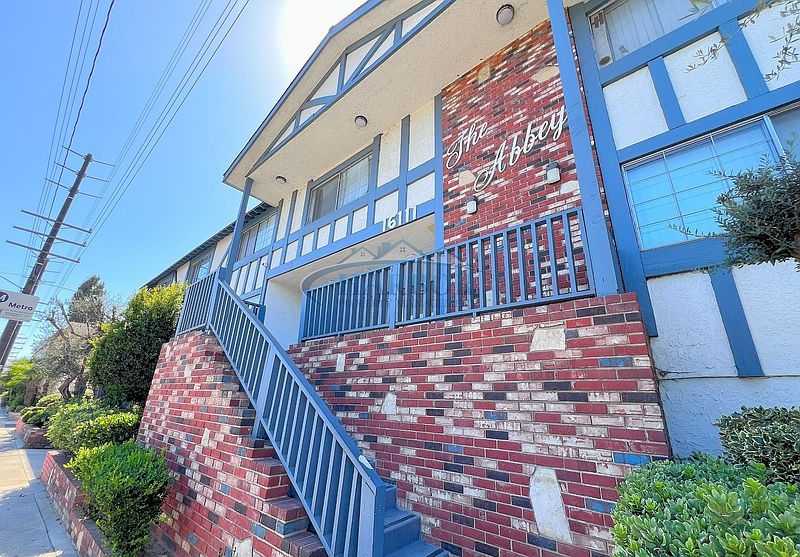1st image of 16111 Prairie Ave #209