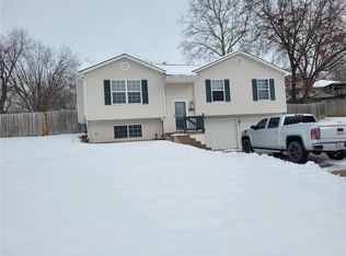 1704 SE Piccadilly St, Blue Springs, MO 64014