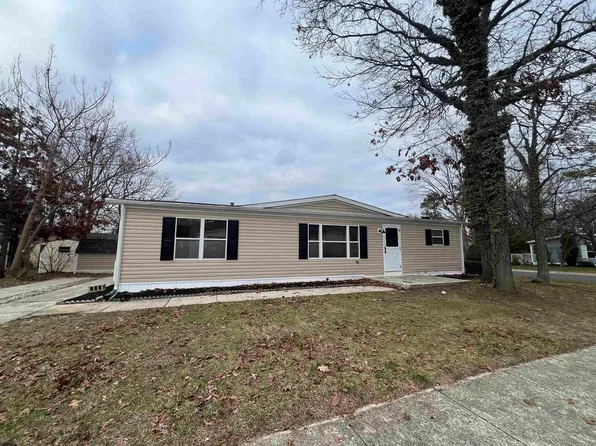 62 Hickory Ln, Mays Landing, NJ 08330