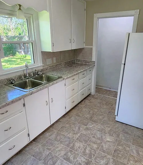 308 Main St — Photo 11