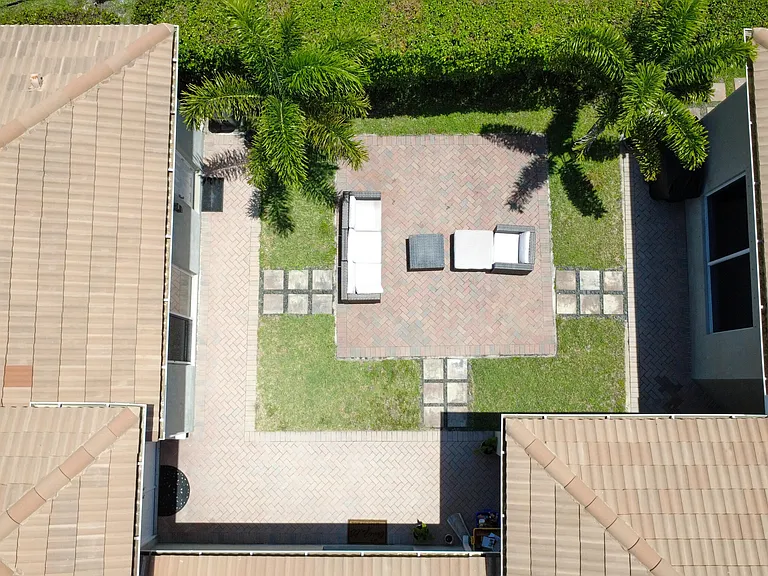 10122 Oak Meadow Ln — Photo 4