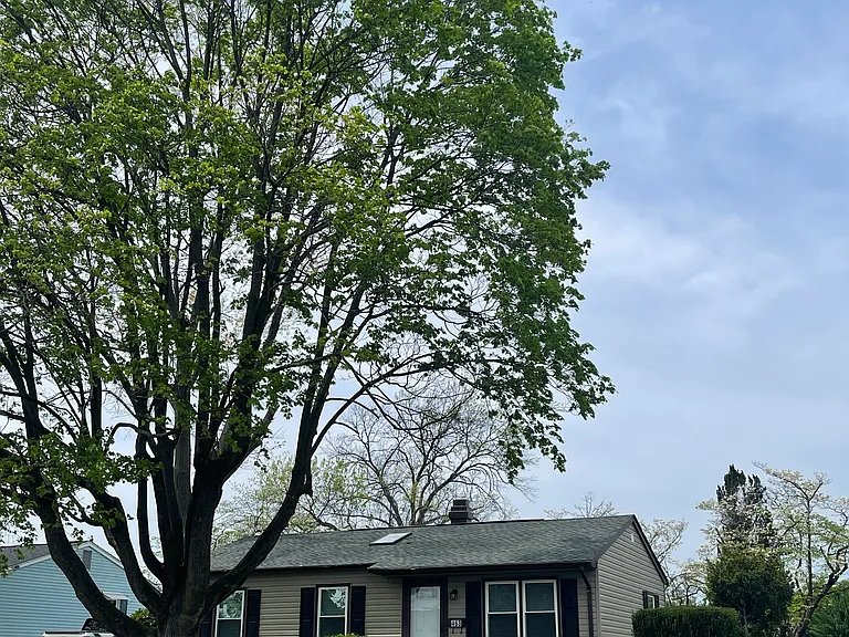 463 Carrollton Dr — Photo 1