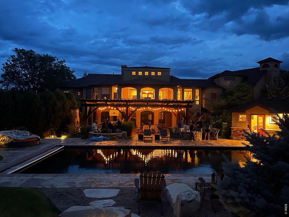 1st image of 964 Riparian Way