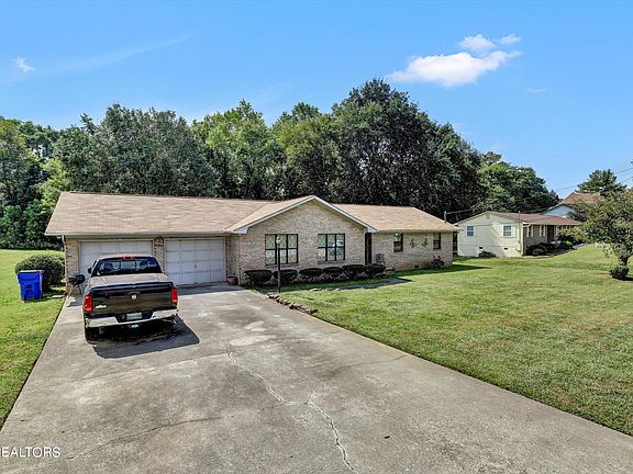 3rd image of 4116 Sand Point Dr