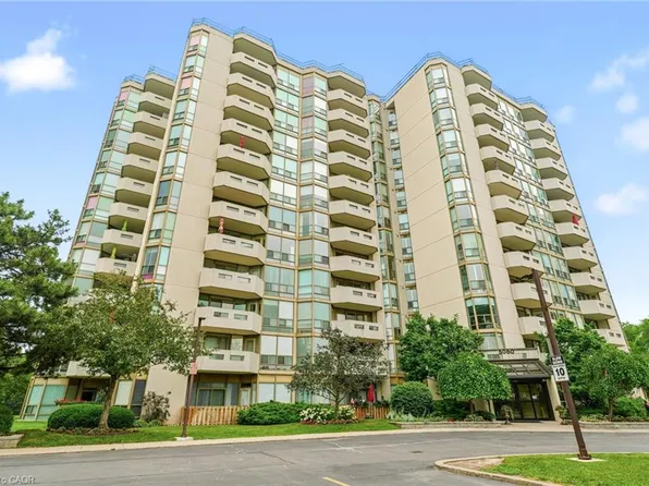 5080 Pinedale Ave #303, Burlington, ON L7L 5V7