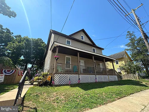 17 Arbutus Ave #A Photo 1
