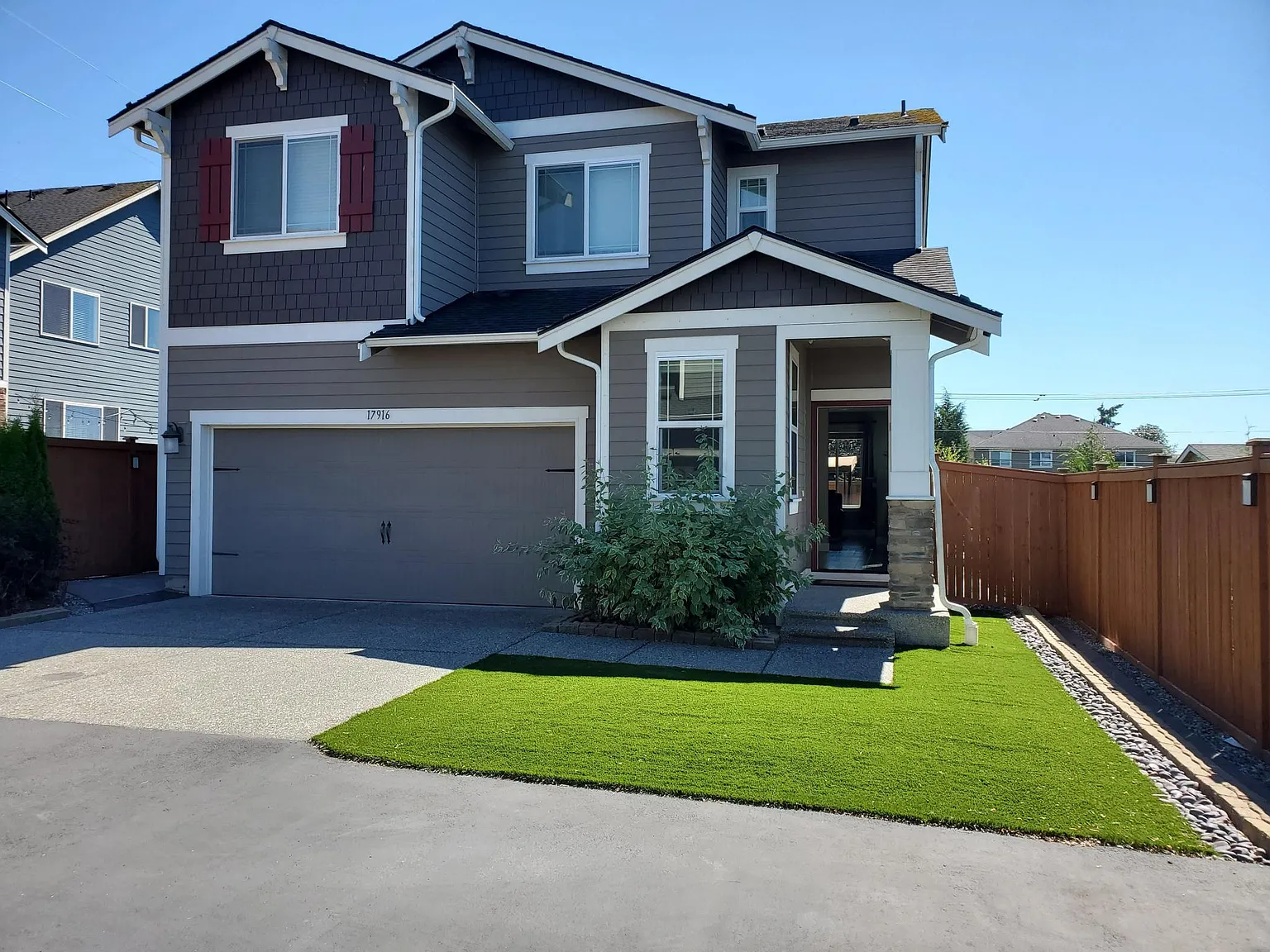 4 bed, 2.5 bath, 1922 sqft, $3,600 — Photo 2