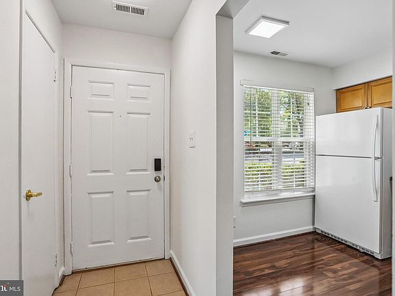 3rd image of 314A Mitten Ln #A