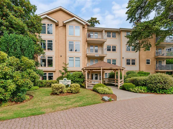 606 Goldstream Ave #105, Langford, BC V9B 2W8