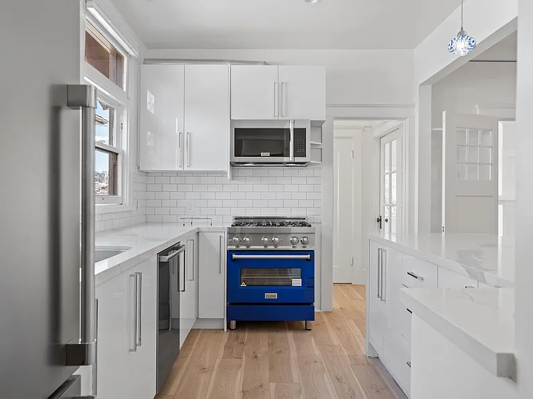 4119 Howe St — Photo 12