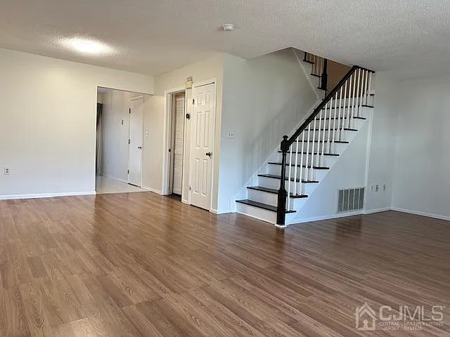 87 Sassafras Ct — Photo 3