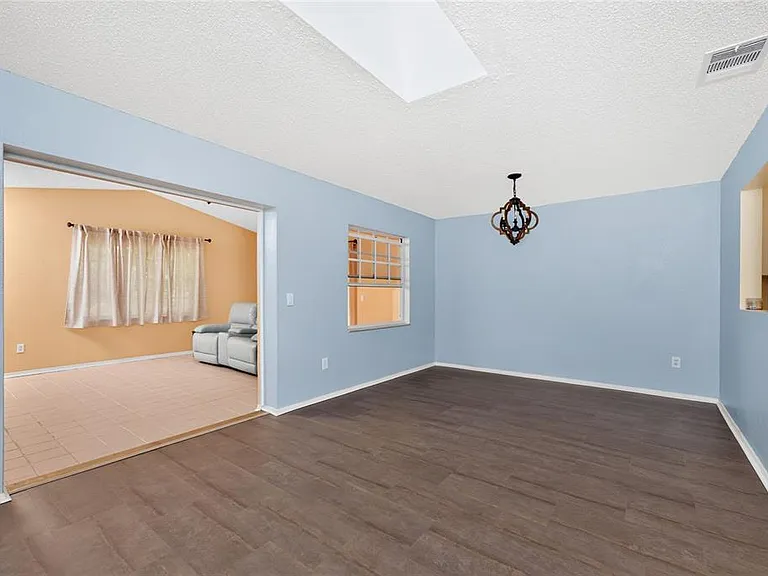 18407 Avon Ave — Photo 17