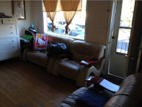 3rd image of 1905 Radford Dr