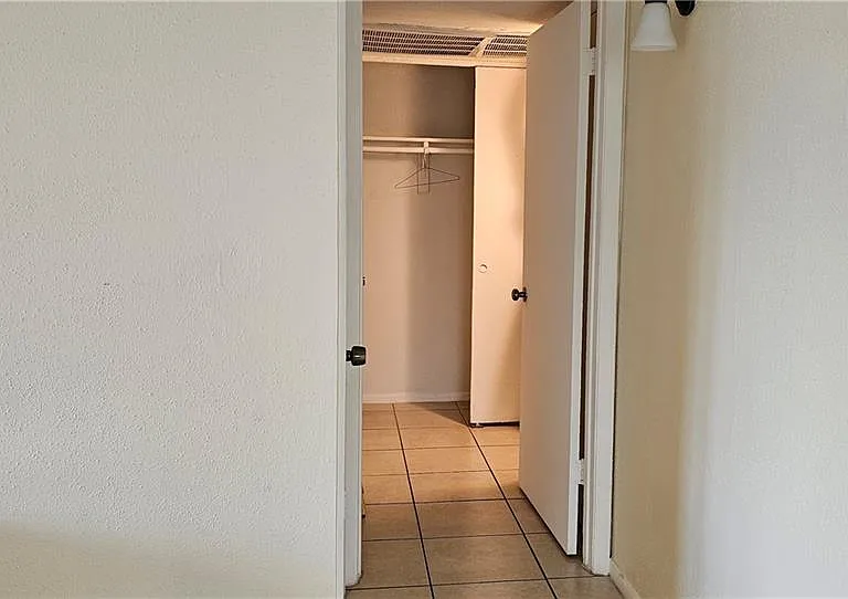 2865 Winkler Ave #416 — Photo 6