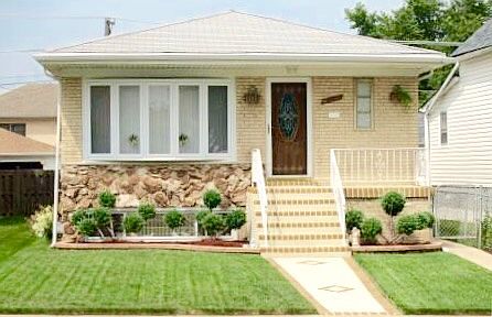 1st image of 6902 W Montrose Ave