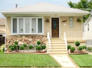 6902 W Montrose Ave, Harwood Heights, IL 60706