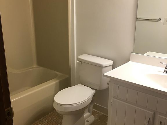 5th image of 808 Townes St #B