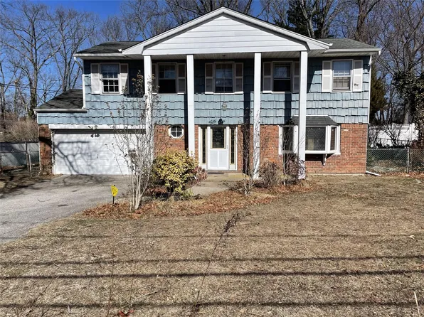54 Schneider Lane, Hauppauge, NY 11788