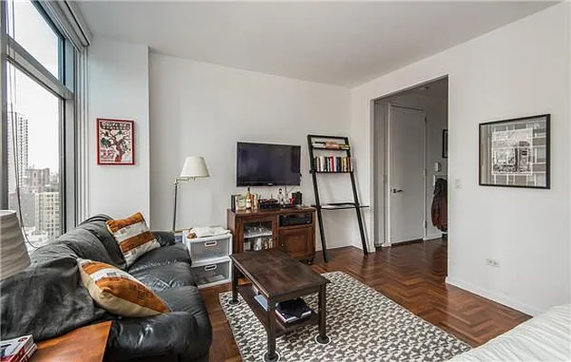 Sold by New York Realty Solutions | media 2