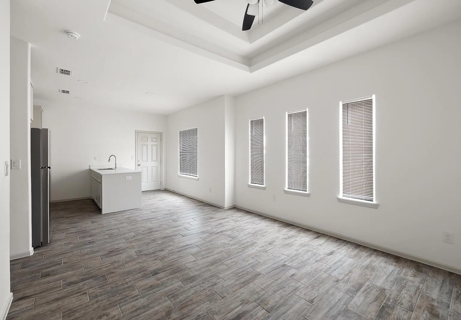 2 bed, 2.0 bath, 908 sqft, $1,125 — Photo 3