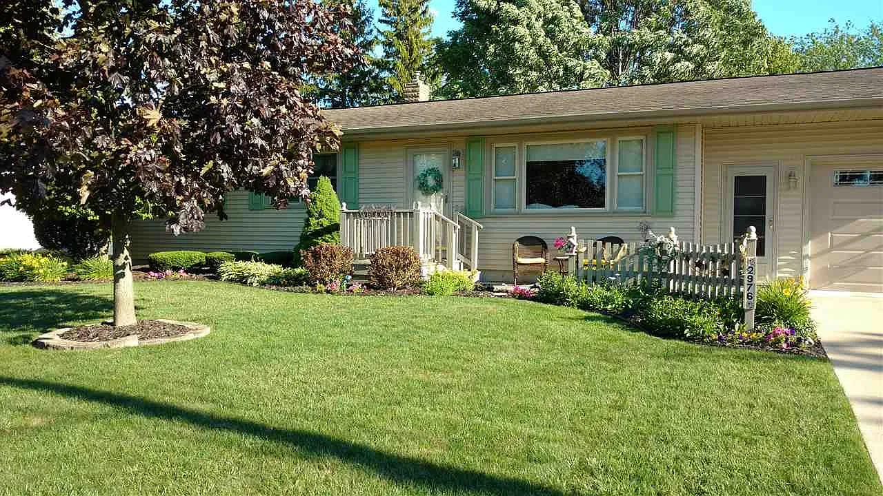 2976 Chrysler Dr photo 1