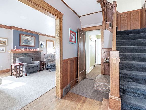 3rd image of 605 N Walnut St