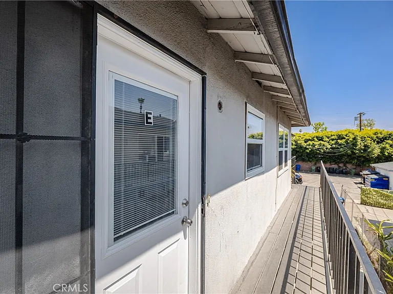 12237 Vanowen St #E — Photo 8