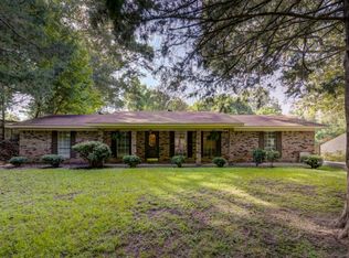 103 Walnut Cir, Vicksburg, MS 39180