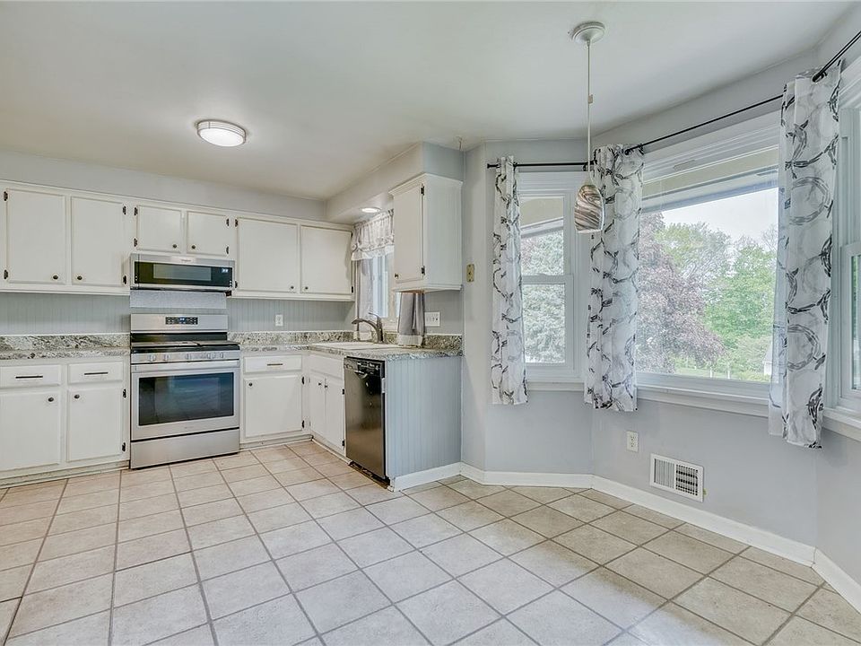 59 Country Corner Ln, Fairport, NY 14450 Zillow