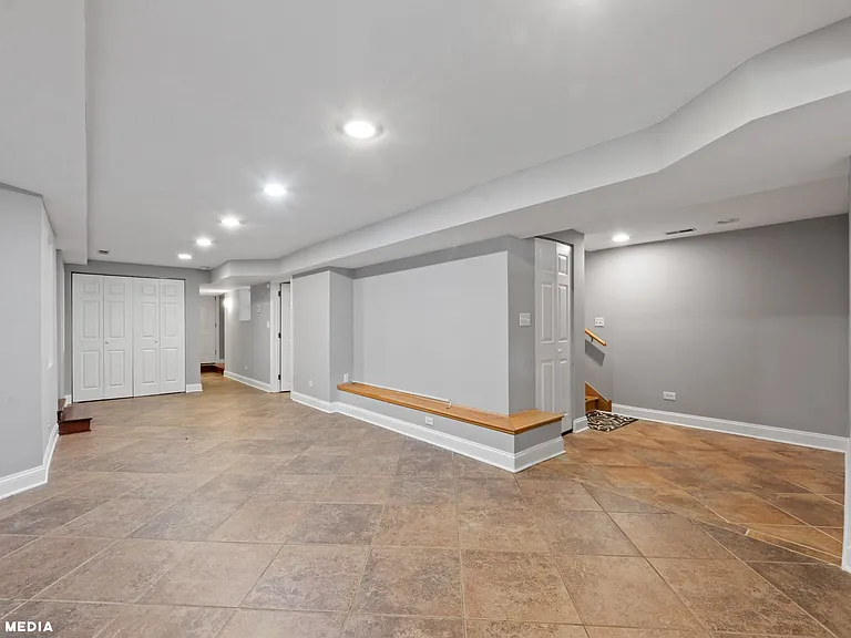 2025 W Walton St #1 — Photo 11