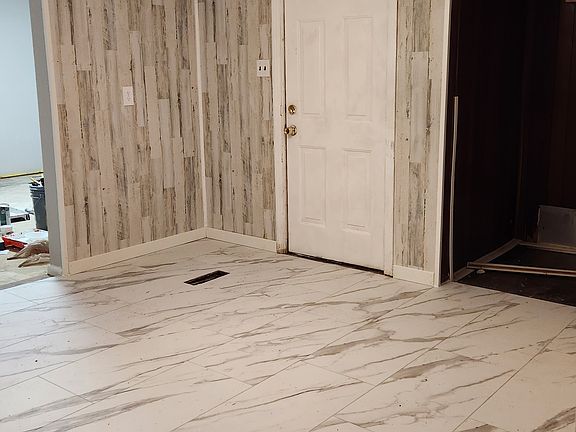 5th image of 5300 N Ozark Rd