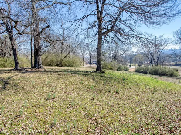 100 Free Ferry Lndg, Fort Smith, AR 72903