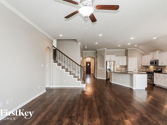 4th image of 4427 Bearberry Ave
