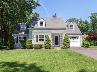 138 Dannell Dr, Stamford, CT 06905