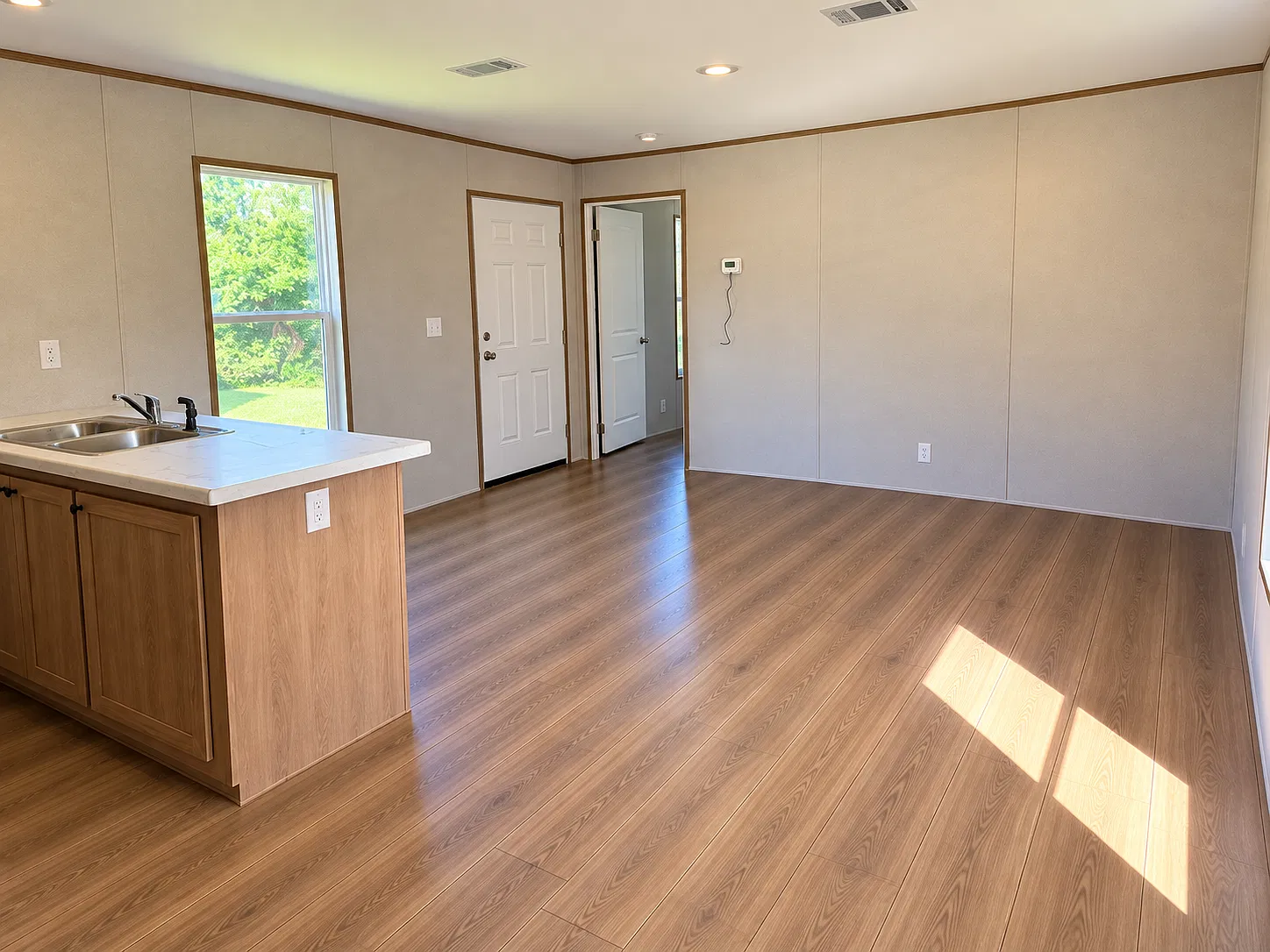 3 bed, $1,600 — Photo 1