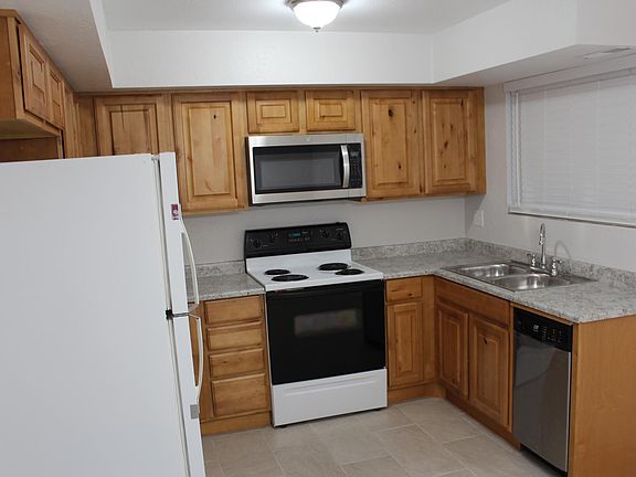 3rd image of 1492 S 400 E APT 2