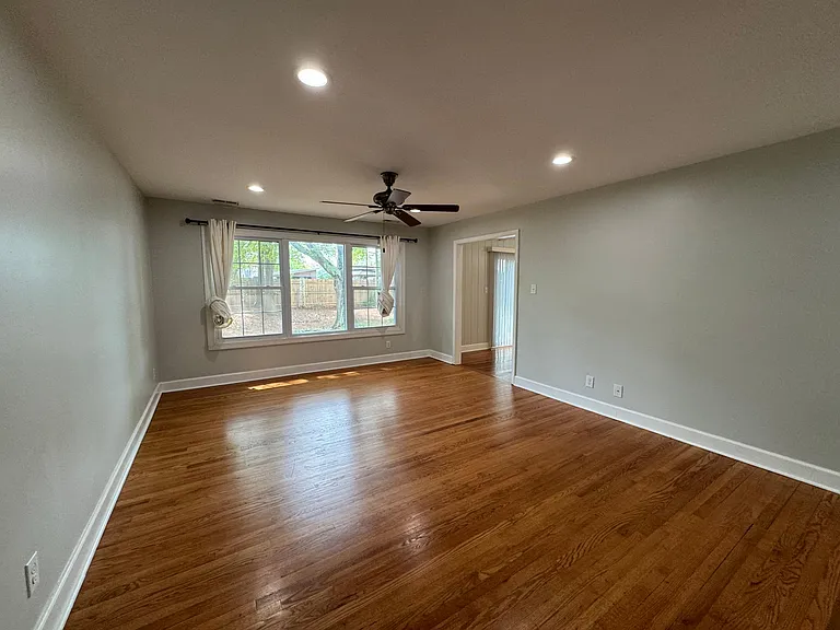 1514 Archdale Dr — Photo 6