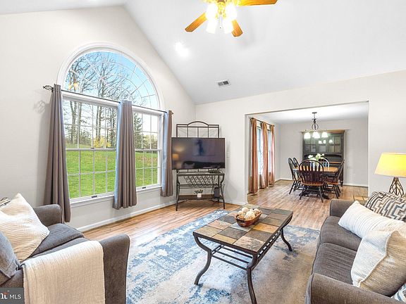 5th image of 10976 Horseshoe Dr