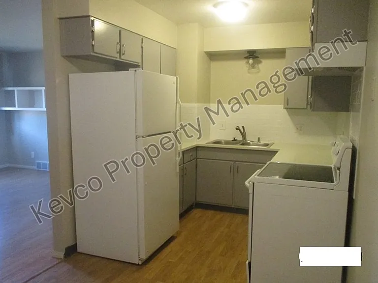 1728 Azalea Dr — Photo 7