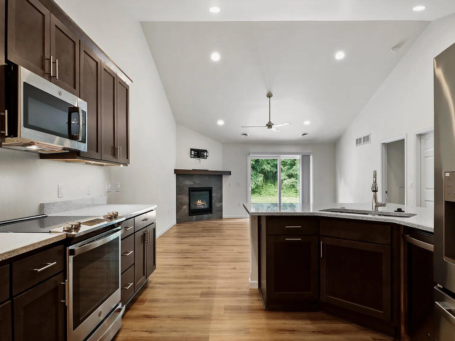 1375 Michigan Ave, Wisconsin Dells, WI 53965 — Photo 1