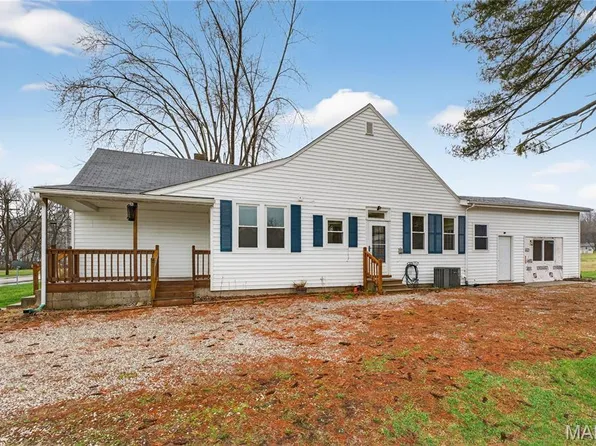 706 S Park St, Hardin, IL 62047