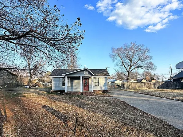 914 Lange St, Leachville, AR 72438