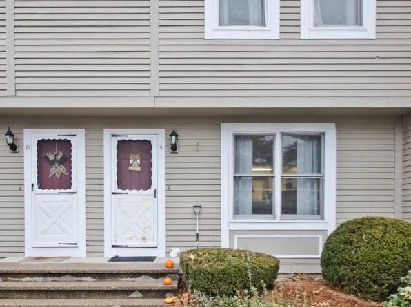 1430 Russell Rd APT 9, Westfield, MA 01085