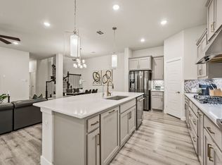 612 Courtyard Ln, Irving, TX 75039